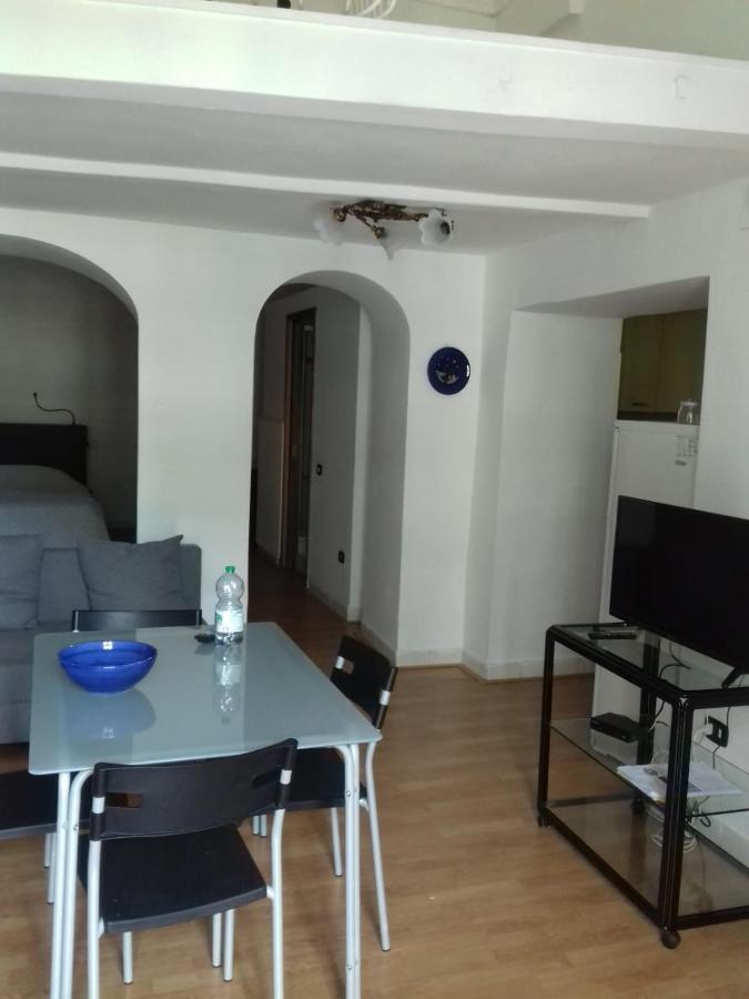 House Efria *