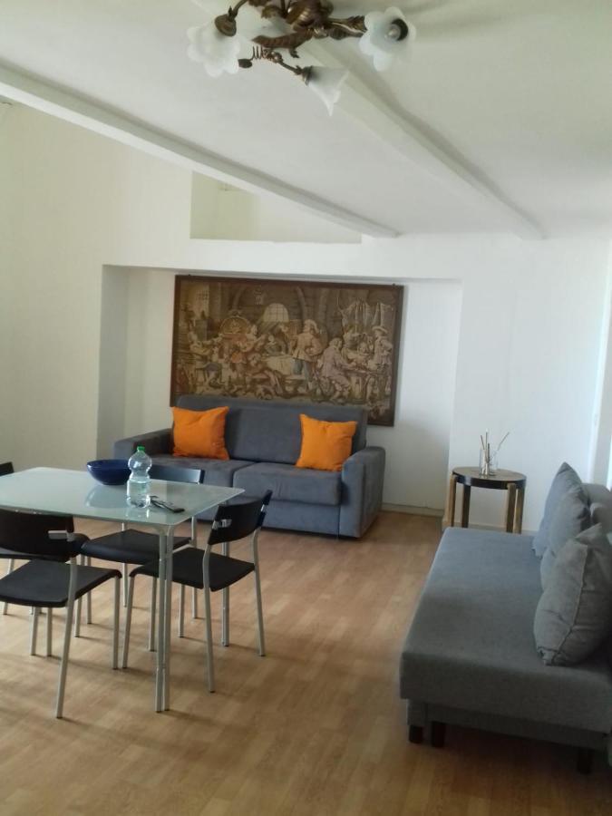 Appartement House Efria *